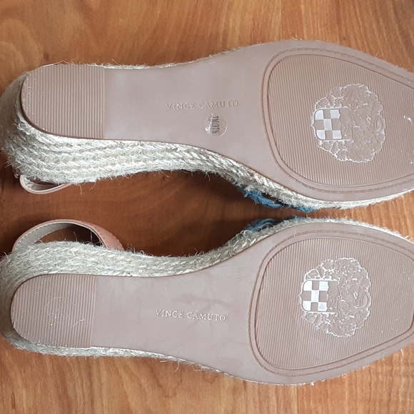 Vince Camuto wedge sandal - Picture 5 of 11